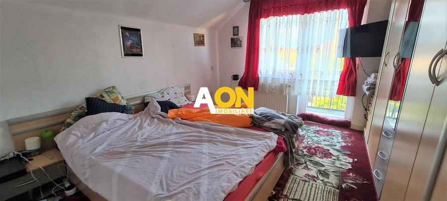 Casa pentru 2 familii, 7 Camere, 2 Garaje, 1500MP Teren