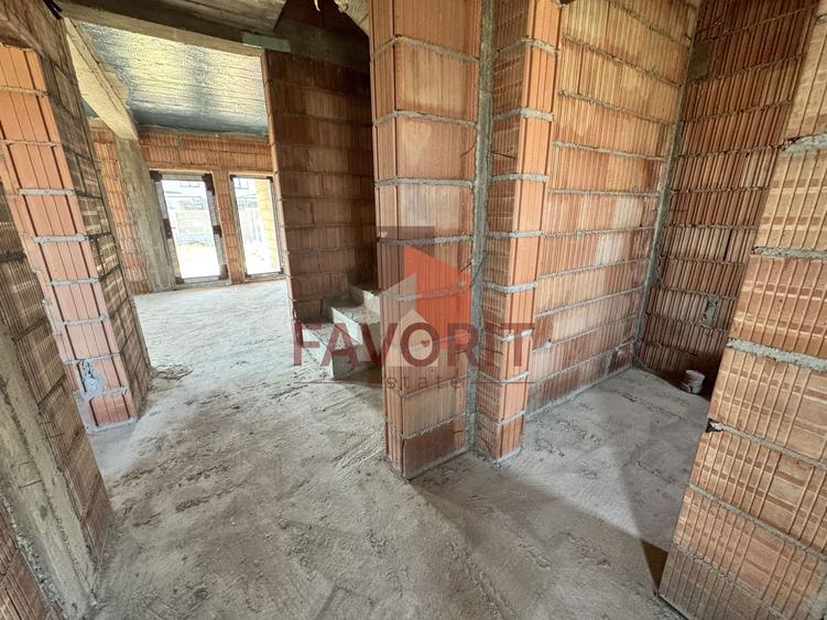 Duplex cu 4 camere de vanzare - Mosnita Noua. Zona Excelenta.