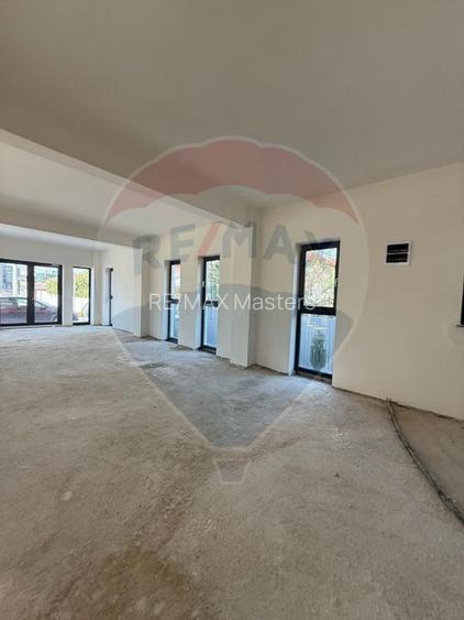 Clădire multifuncțională – 950 mp | P+3 | Lift | 26 locuri de parcare - 24