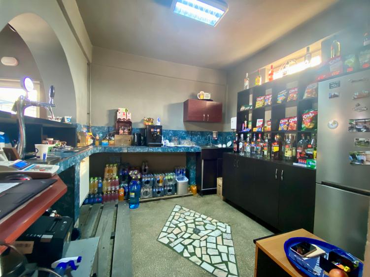 Spațiu Comercial lângă Târgoviște (Răzvad) – Locație de Colț, Vizibilitate Maxim