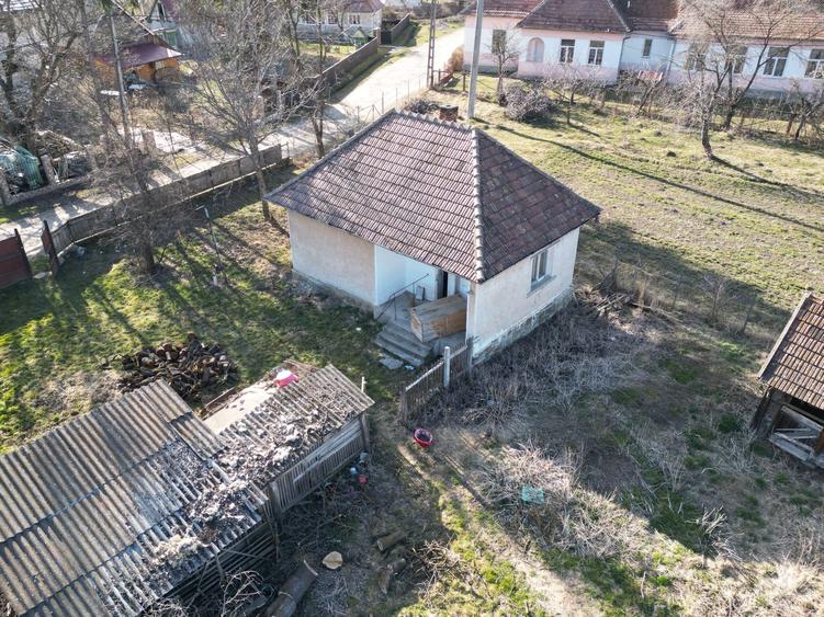 Casă 2 camere 52 mp + teren 1.605 mp Boroșneu Mic
