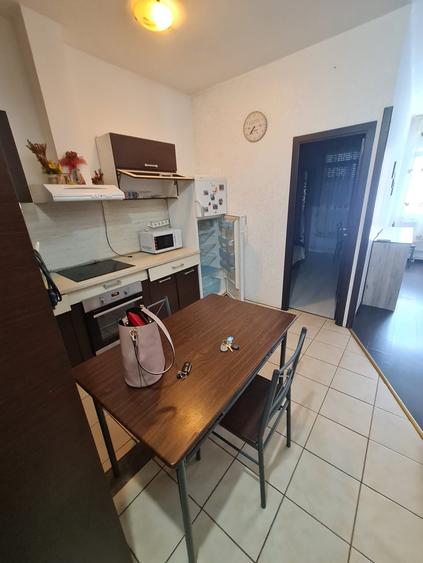 Apartament cu 2 camere - zona Granit - Baza 3