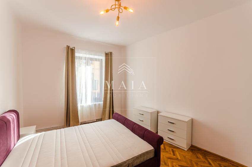 Apartament 4 camere, garaj, pivnita, la 2 minute de Parcul Sub Arini