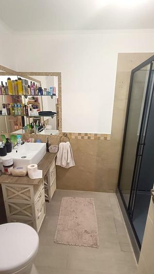 Apartament 3 camere parcare zona Florilor