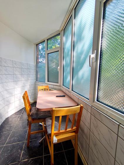 Apartament 2 camere, decomandat, ETAJ 1, bloc 1982, geam la baie, 56mp