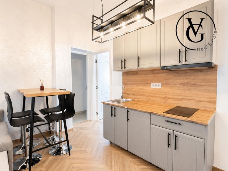Apartament 5 camere - Zona Universitate - Ideal Investitie