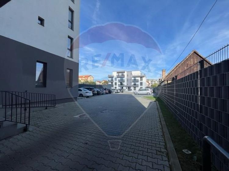 Spațiu comercial de inchiriat, Turnisor, acces stradal