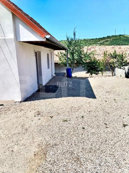 „Casă accesibilă în Aiud – 2 camere, zonă liniștită, potențial mare” - 2