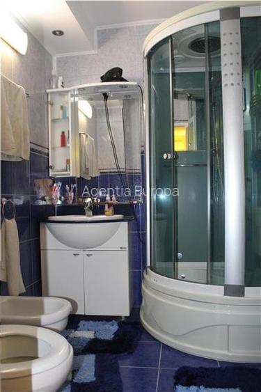 Apartament 3 camere de vanzare zona Peco-Tulcea