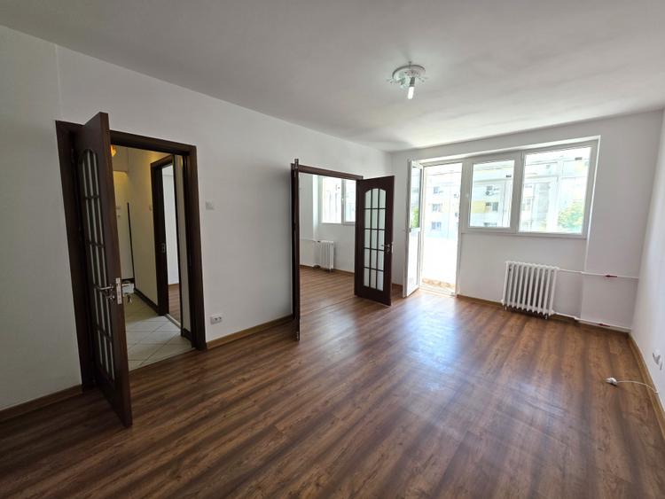 De vanzare 3 camere la Doamna Ghica, bloc reabilitat, decomandat