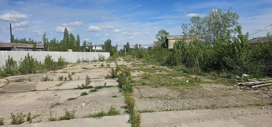 De vanzare - teren intravilan 2.077 mp - zona industriala - str. Macului