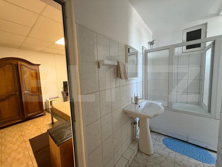 Hotel de închiriat, 12 camere, zona Peugeot