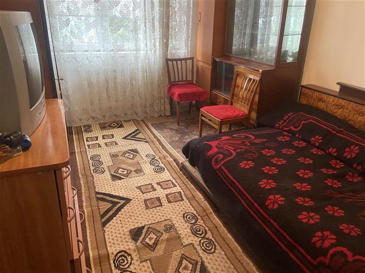 Garsoniera de vanzare Focsani , et 3 4 , zona Gara , libera