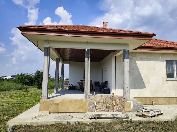 FARA COMISIOANE casa cu 5 camere premium P+E cu 3 bai garaj terasa mare la cheie
