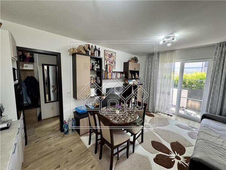 Apartament cu 3 camere, mobilat si utilat, zona linistita
