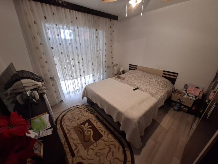 Apartament cu 3 camere decomandat, zona Frumoasa
