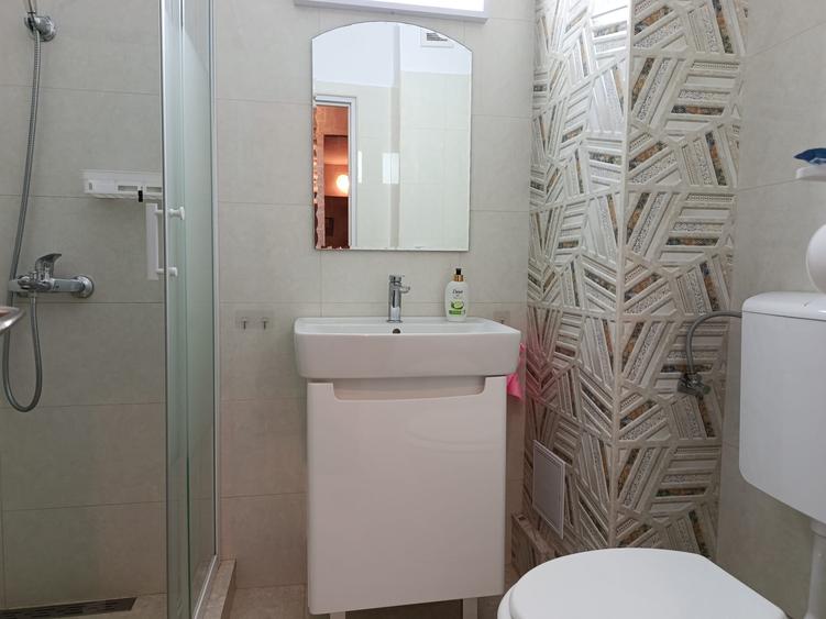 Apartament 3 camere decomandat, Etaj 2/8, metrou Piata Iancului