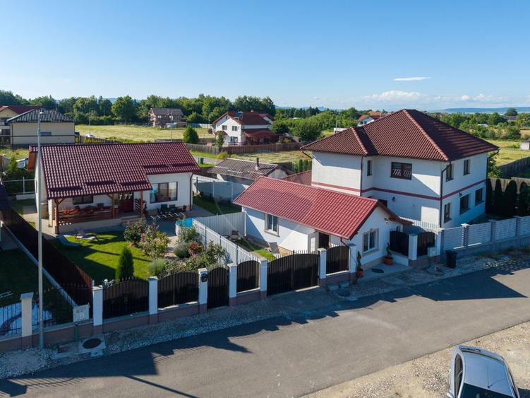 2 case de vânzare în zona excepționala la 7 min de Centrul Istoric