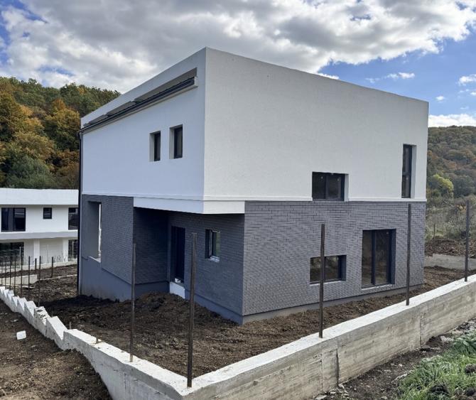 PROIECT EXCLUSIVIST! Casa Individuala cu garaj 225mp, teren 500mp