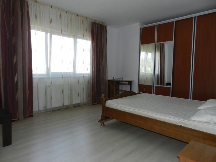 Închiriere 2 camere decomandat | 54 mp + balcon | Parcare subterana