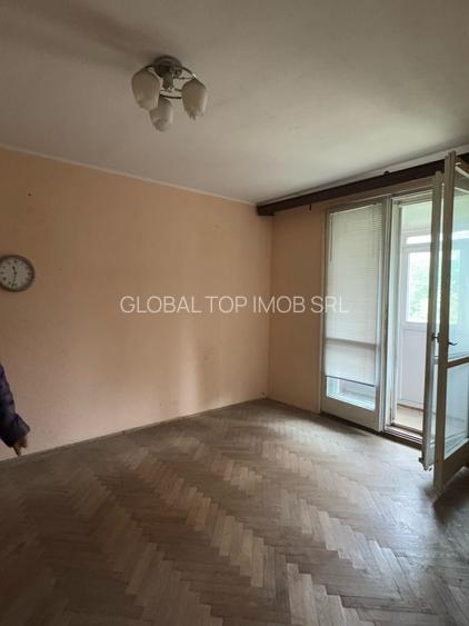 Apartament 2 cam cartier Titan, zona Potcoava , parc IOR - 2