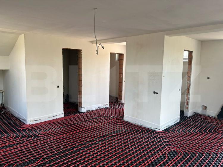 Casa de vanzare, cu 4 camere, 130,80 mp, zona Unirii