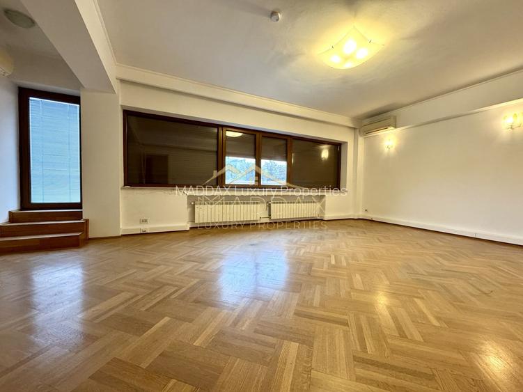 Vila centrala cu 13 camere *460mpu* + garaj // Dorobanți - 29
