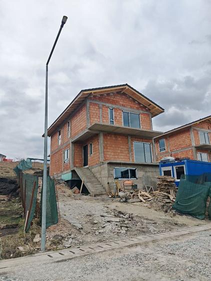 Casa individuala D+P+E cu garaj 220 mp utili, 550mp teren - Chinteni