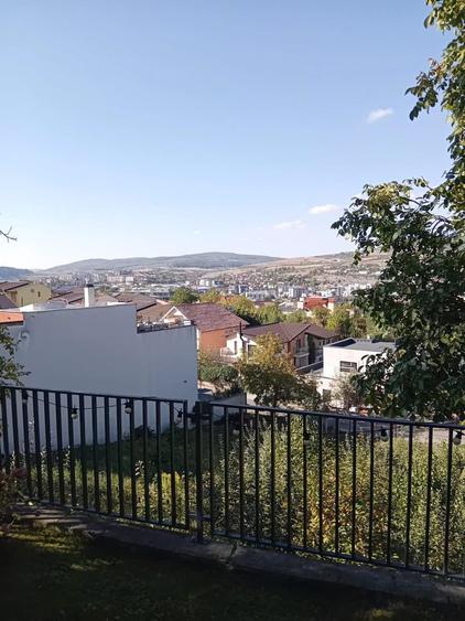 3 Camere l 2 Bai l 2 Locuri Parcare l Gradina