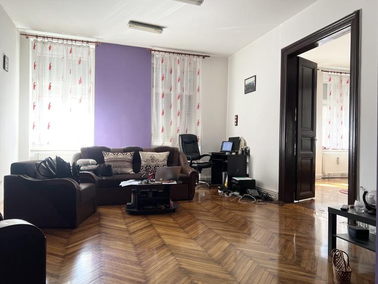 Apartament 4 camere, 120mp utili, cladire istorica, parter - Central