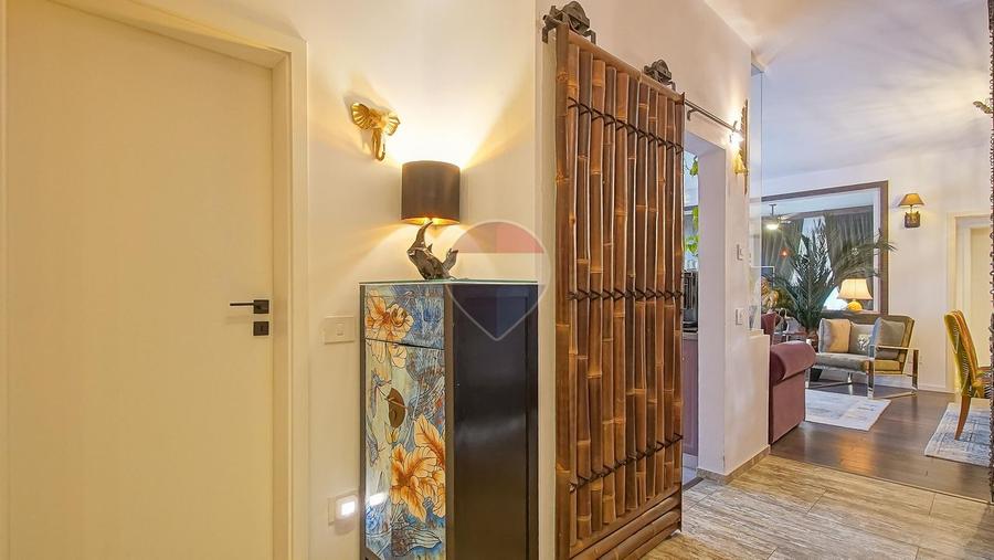 Apartament Unic, cu Priveliste Superba și Design Exotic – Str. Bobâlna