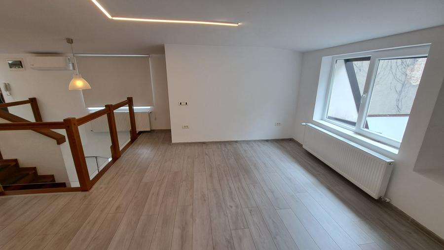 MANSARDA STIL LOFT IN VILA BOEMA
