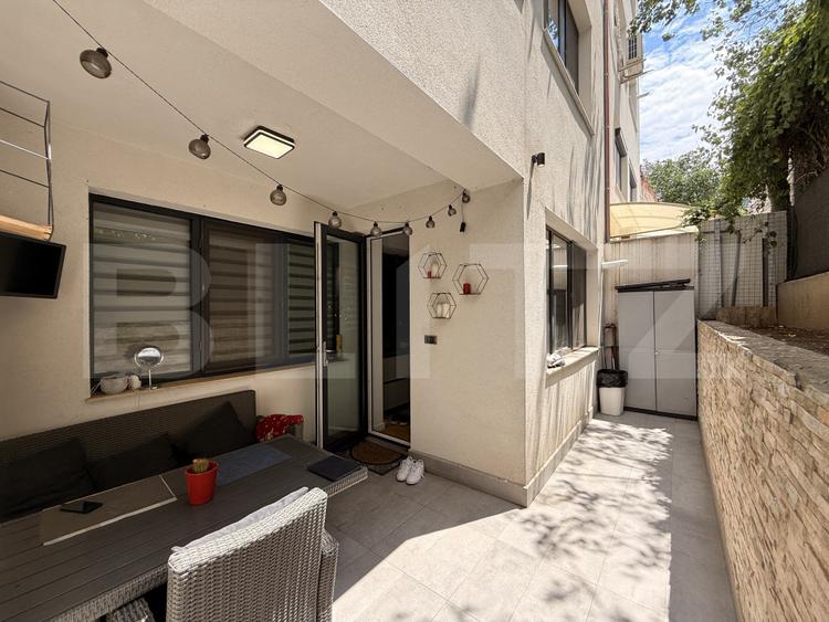Apartament 4 camere, 112.05 mp, 2 niveluri, curte, loc de parcare, Ultracentral