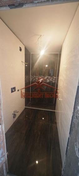 Apartament la CHEIE cu 3 camere pe Calea Cisnadiei