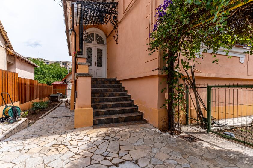 Casa interbelica in Andrei Muresanu!