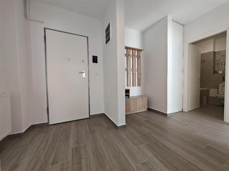 Inchiriem Apartament 2 Camere, Modern, Decomandat, Tractorul