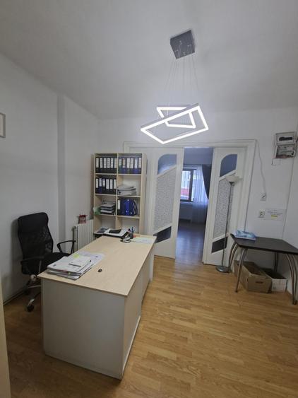 Ultracentral - Spatiu birouri 64 mp, cu centrala cu gaz