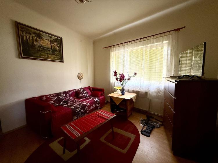 De vanzare apartament de 94MP cu curte de 90 MP