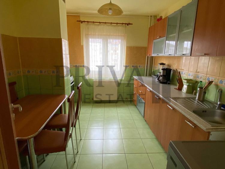 Apartament mobilat 4 camere, 2 bai, etaj 2, Soarelui