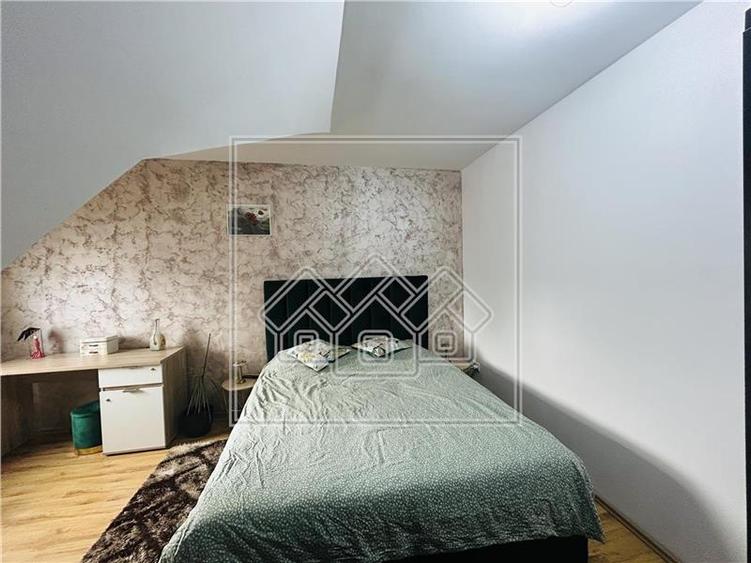 Ap cu 3 camere, 81 mp utili, tip mansarda, Zona Cedonia