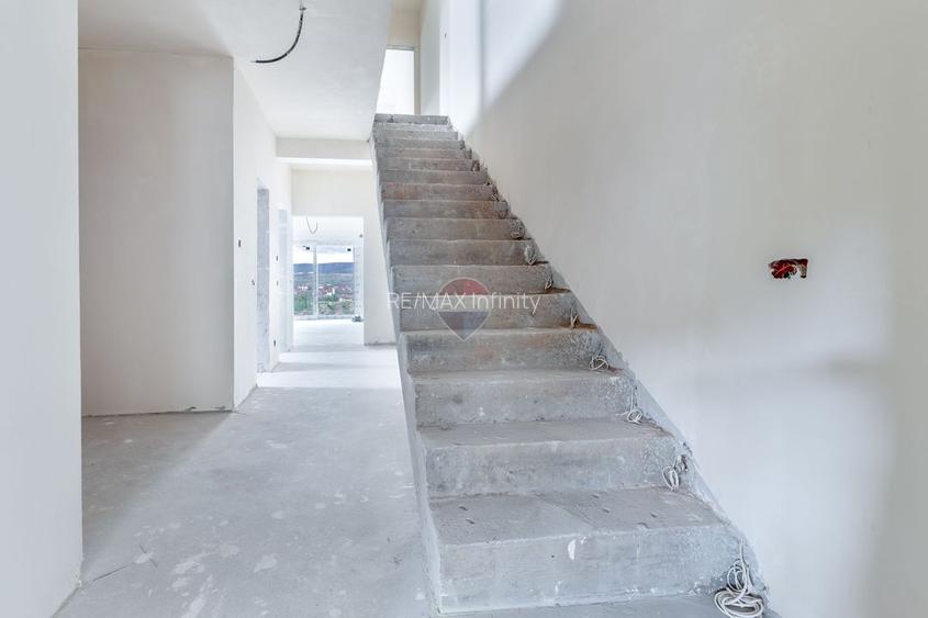 Duplex modern in Voronet, 136 mp utili, garaj si teren 325 mp