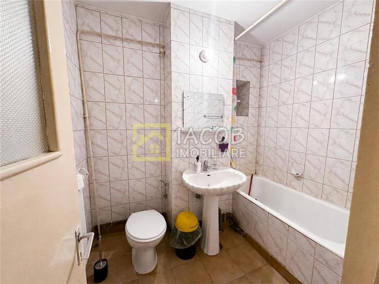 Garsoniera de inchiriat – ideala pentru birou | Zona Colegiului „Gheorghe Vr