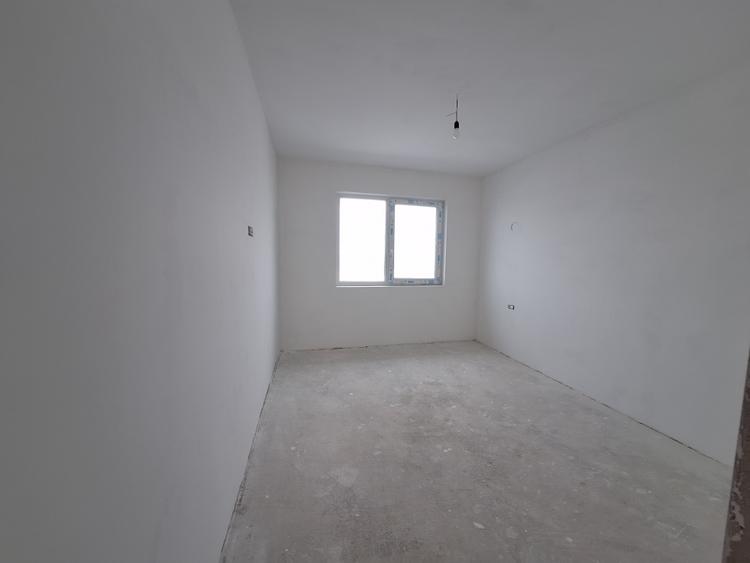 Duplex cu 5 camere, 3 bai - izolat fonic - Sacalaz