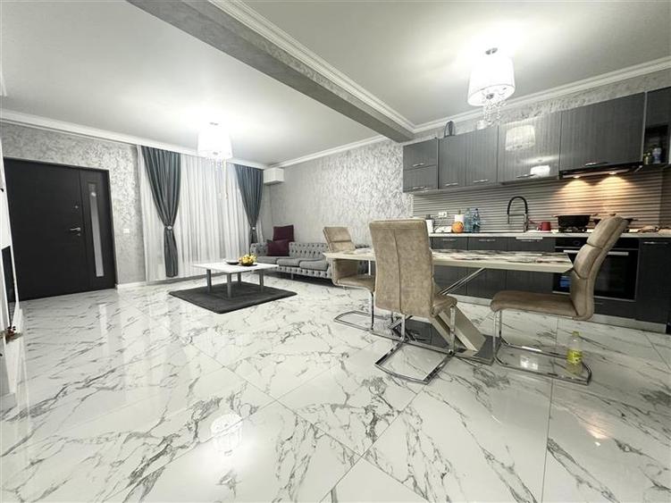 Casa de 300 mp, amplasata pe teren de 500 mp, Mamaia Nord