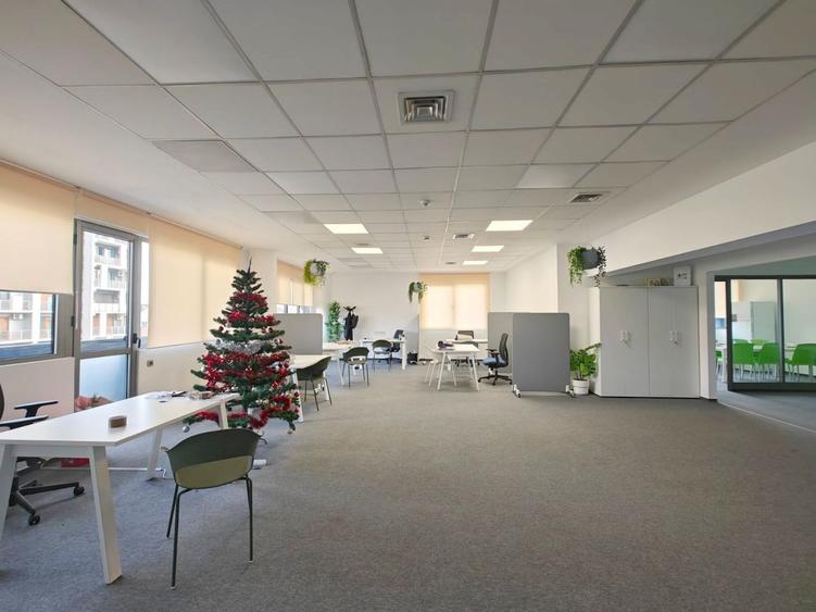 Cladire mixta de birouri si spatii comerciale - Comision 0%