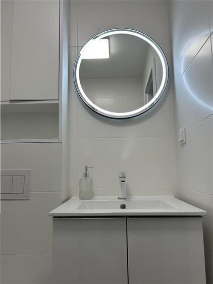 Vand garsoniera renovata recent,totul nou, etaj 1/4,mobilata,utilata, zona Camin