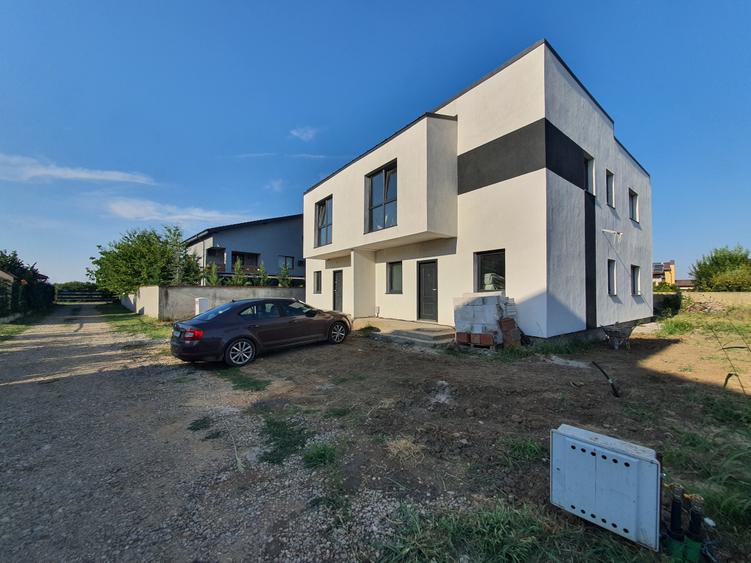 Casa Corbeanca de vanzare, pereți dubli, vecinătăți exclusiviste