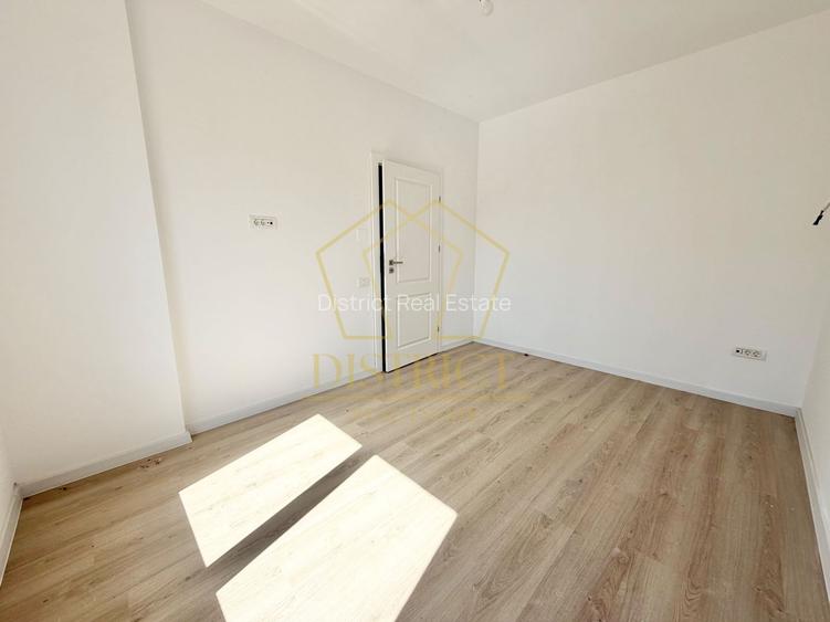 Duplex cu 5 camere si 2 bai, 470 mp teren si 115 mp utili in Ghiroda.