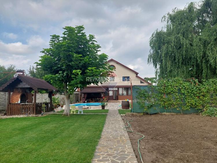 Vanzare - vilă cu 6 camere, teren 3900 mp, Vacaresti, Dambovita