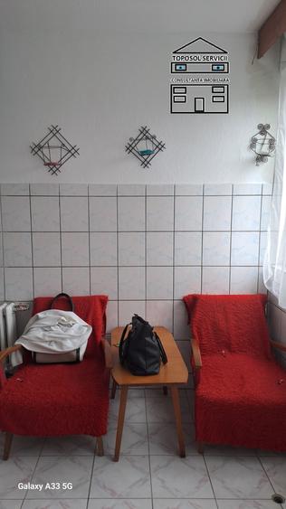 Apartament cu 3 camerere, decomandat